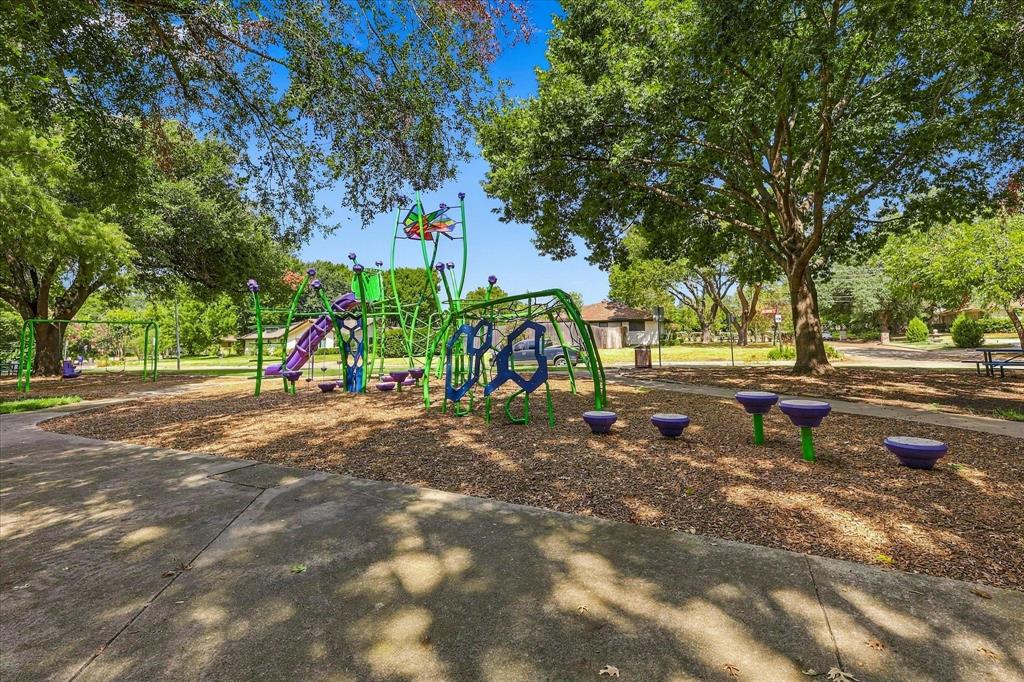 2811 Reedcroft Drive Property Photo 38
