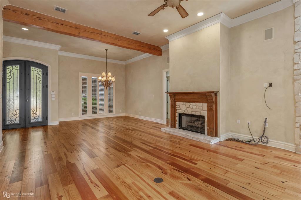 110 Esplanade Court Property Photo 5
