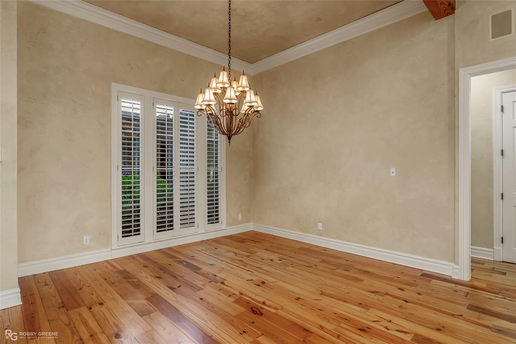 110 Esplanade Court Property Photo 6