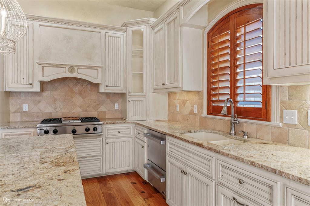 110 Esplanade Court Property Photo 9