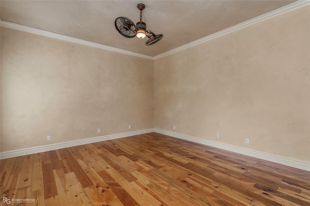 110 Esplanade Court Property Photo 16