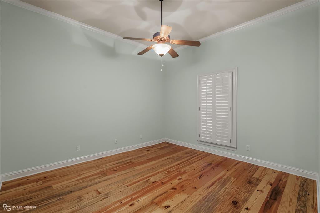 110 Esplanade Court Property Photo 24