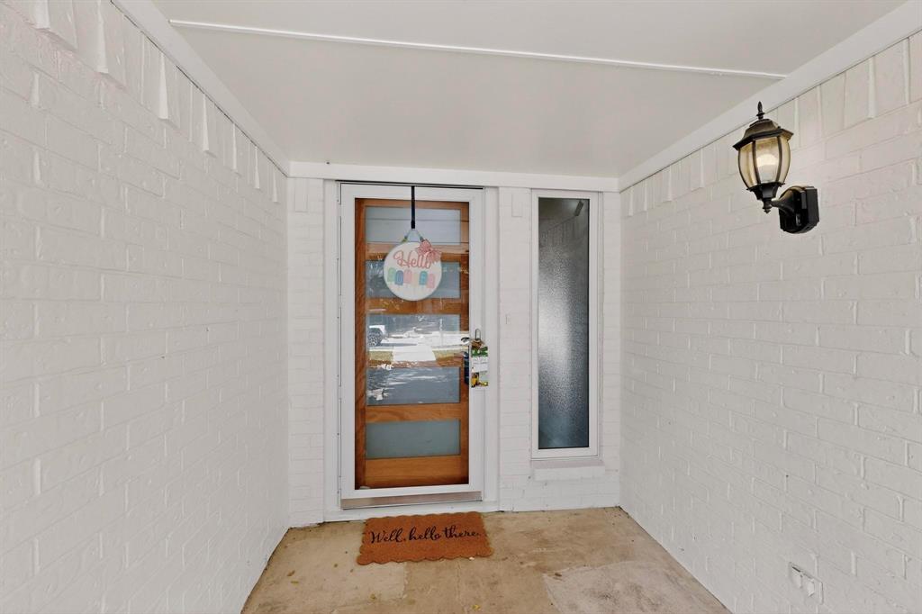 2404 Deep Valley Trail Property Photo 3