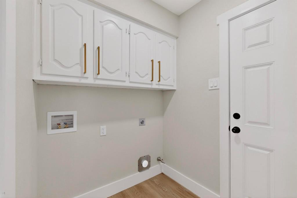 2404 Deep Valley Trail Property Photo 23