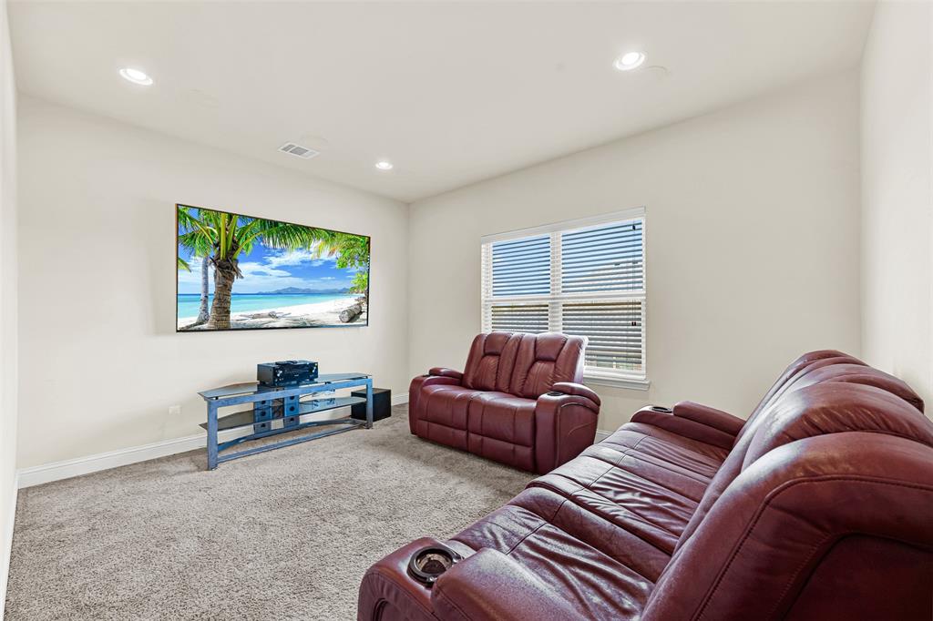 254 Benwick Drive Property Photo 6