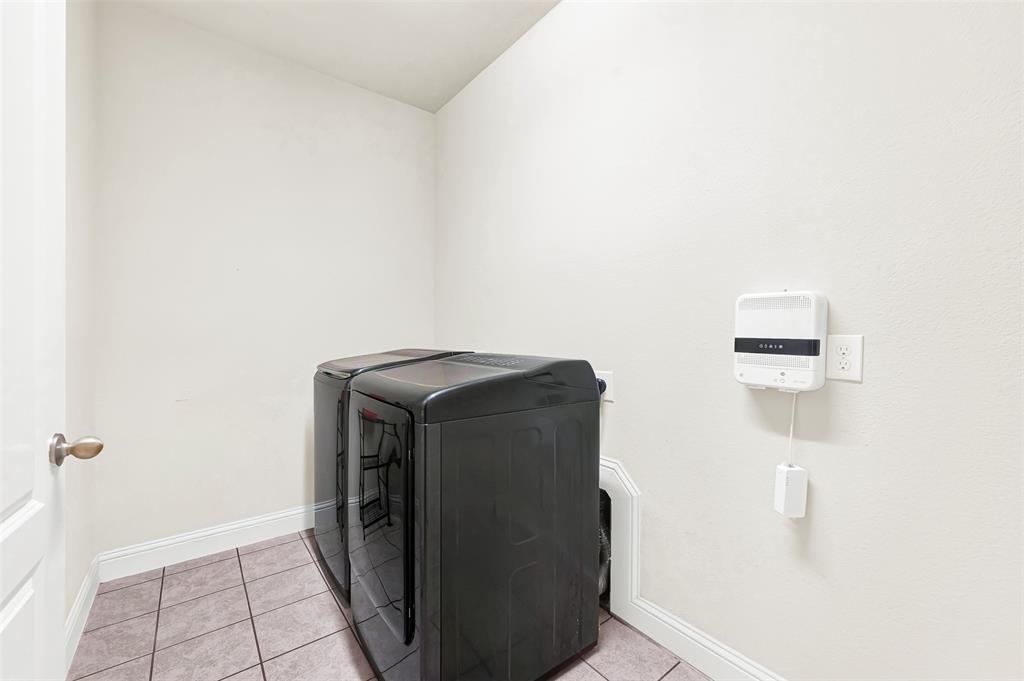 254 Benwick Drive Property Photo 26