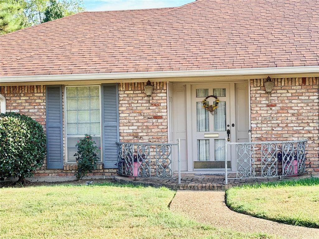 2735 Hoyte Drive Property Photo 3