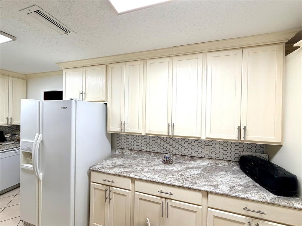 2735 Hoyte Drive Property Photo 17