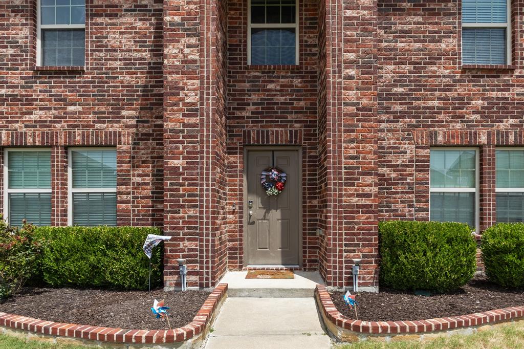 2508 Glen Hollow Drive Property Photo 2