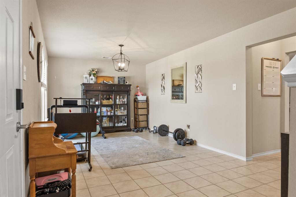 2508 Glen Hollow Drive Property Photo 9