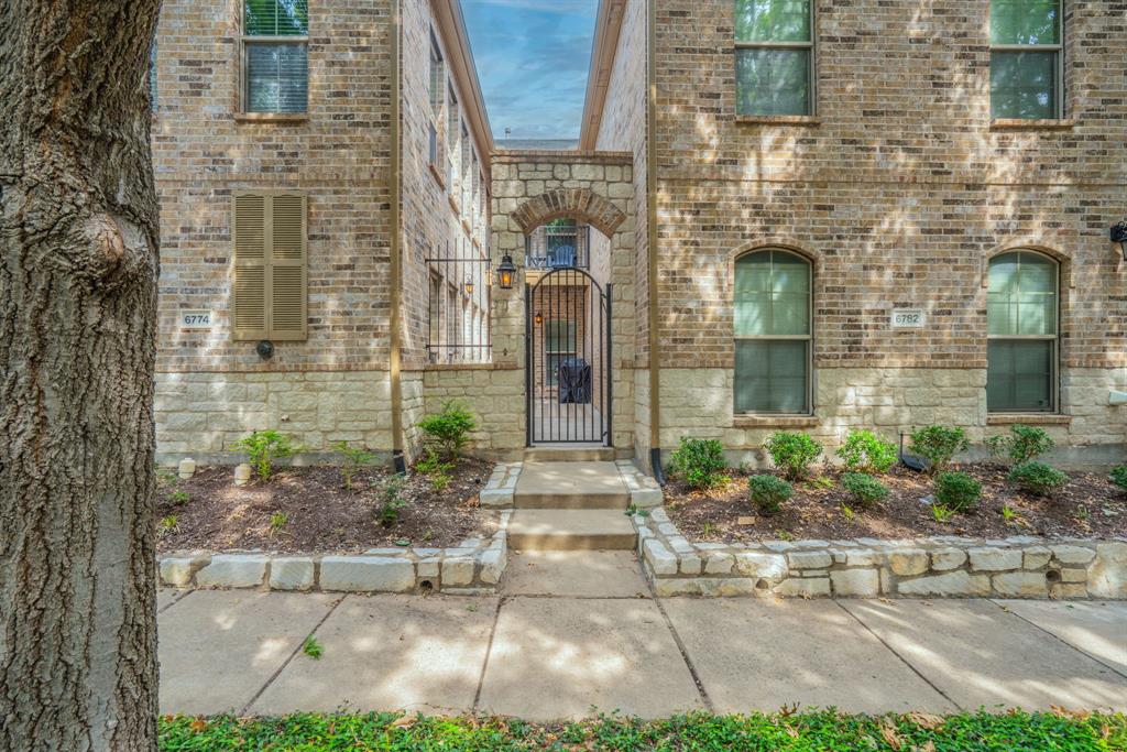 6774 Cortona Lane Property Photo 1