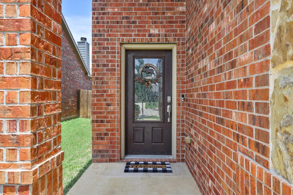 8805 Deadwood Lane Property Photo 3