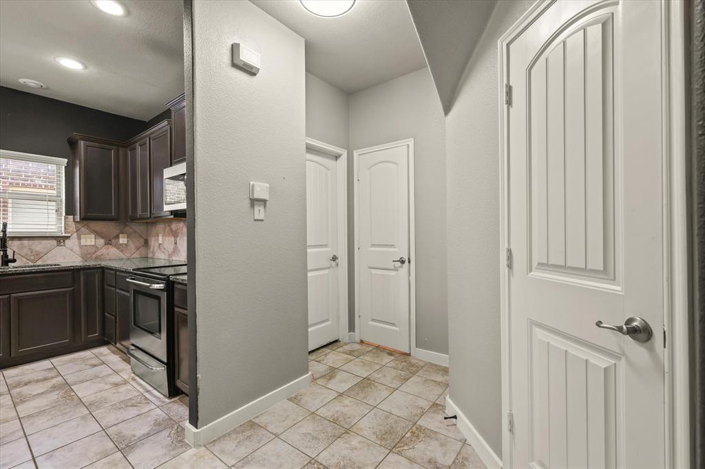 8805 Deadwood Lane Property Photo 15