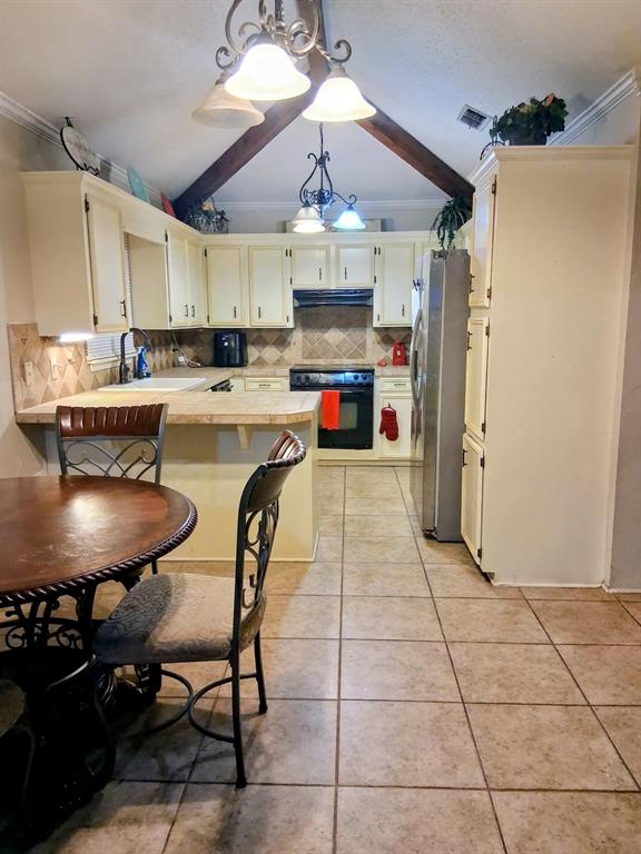 9291 Lytham Drive Property Photo 6