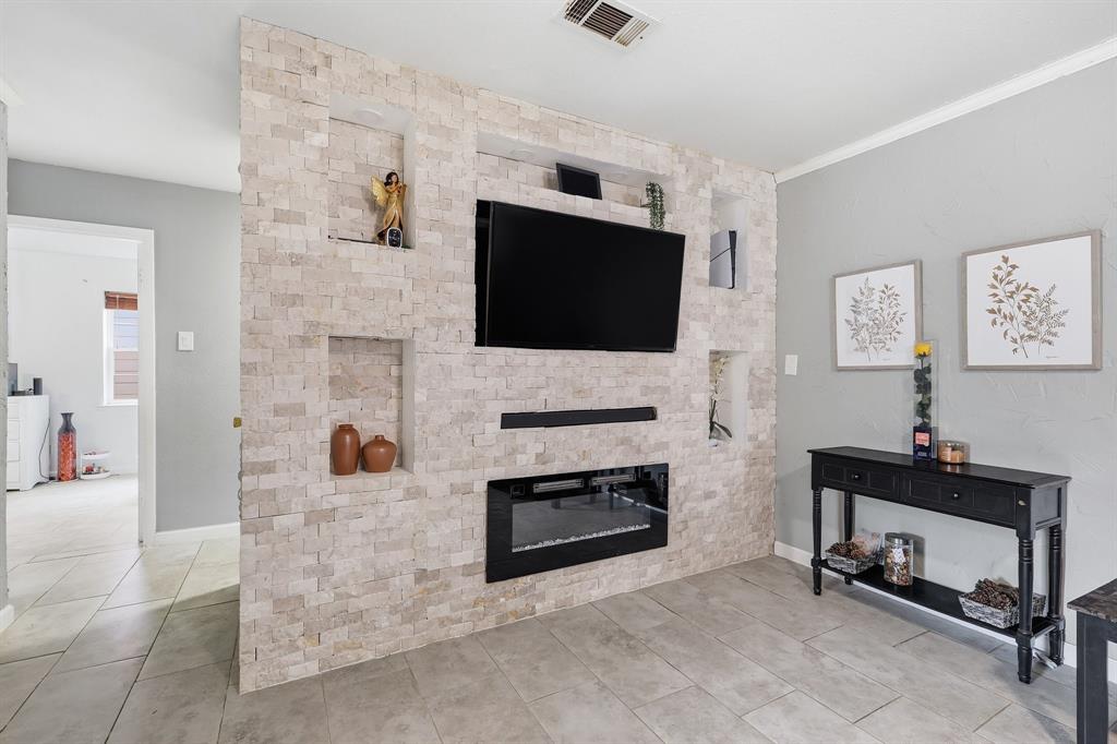 450 Price Drive Property Photo 1