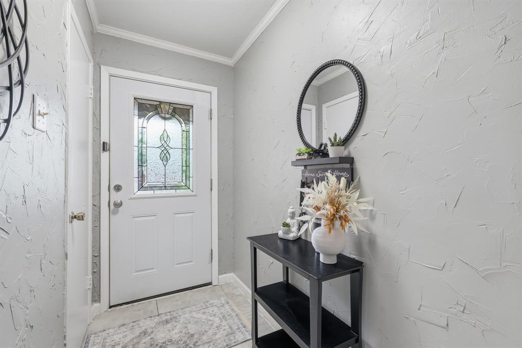 450 Price Drive Property Photo 4