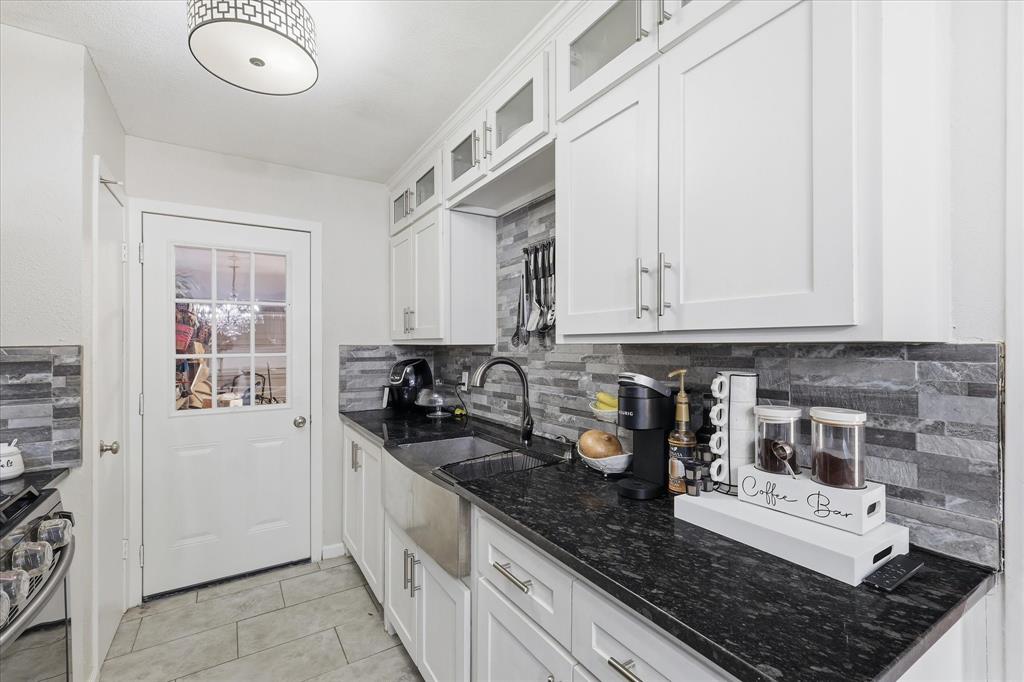 450 Price Drive Property Photo 8