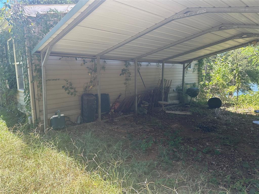 9324 Private Road 3351 Property Photo 5