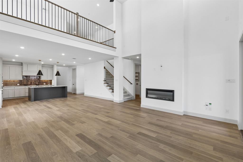 2612 Radiant Way Property Photo 8