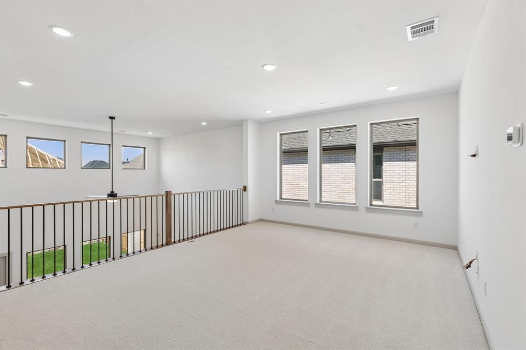 2612 Radiant Way Property Photo 14