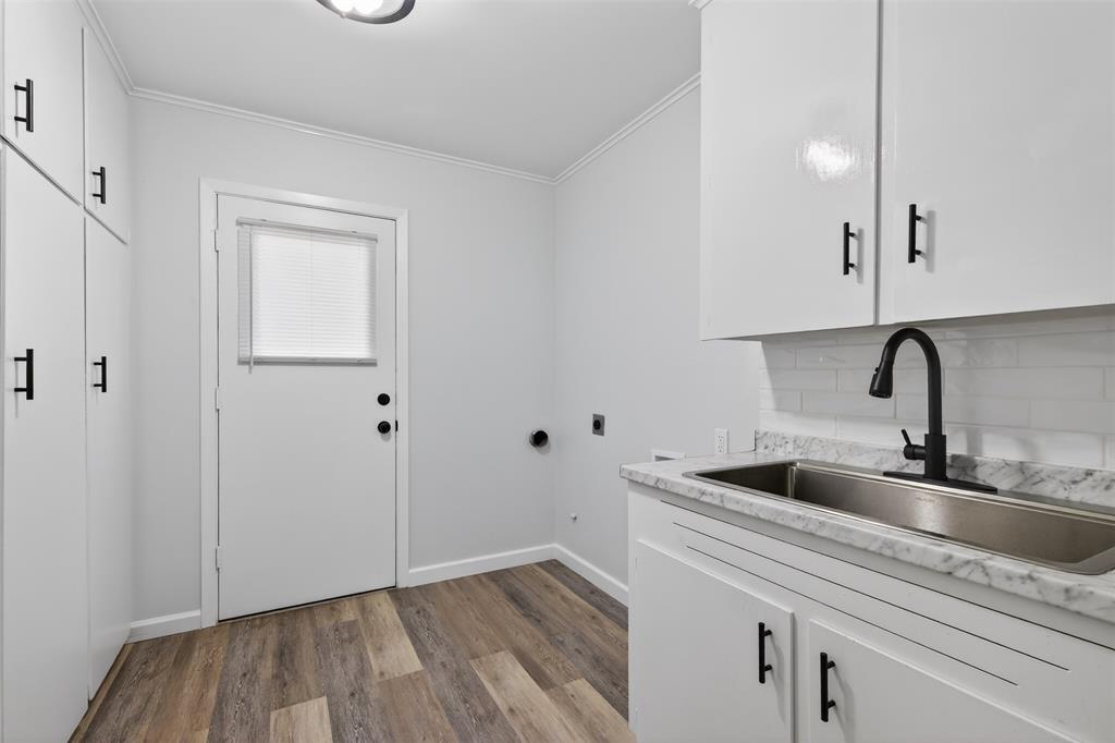 522 Lee Street Property Photo 9