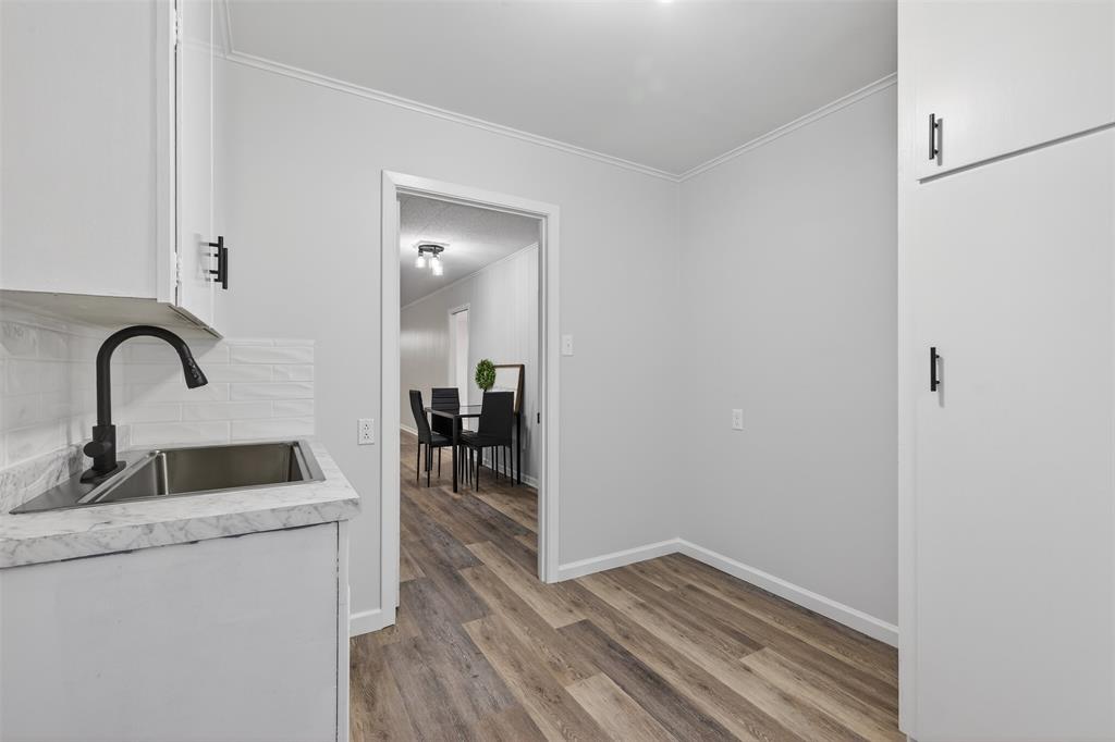 522 Lee Street Property Photo 10