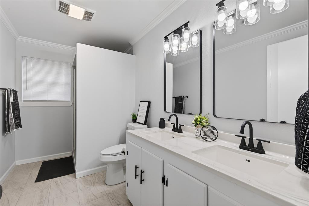 522 Lee Street Property Photo 13