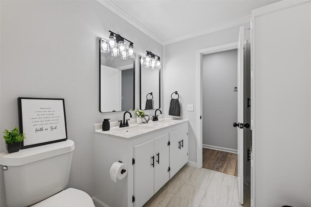 522 Lee Street Property Photo 15