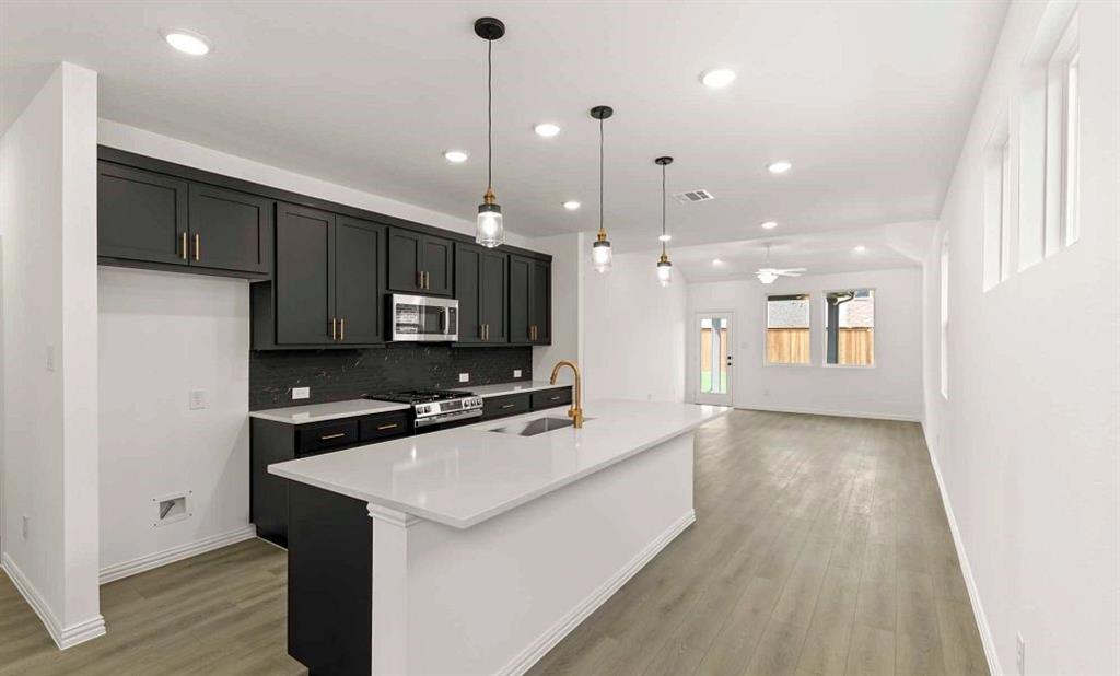 14205 Gallatin Street Property Photo 6