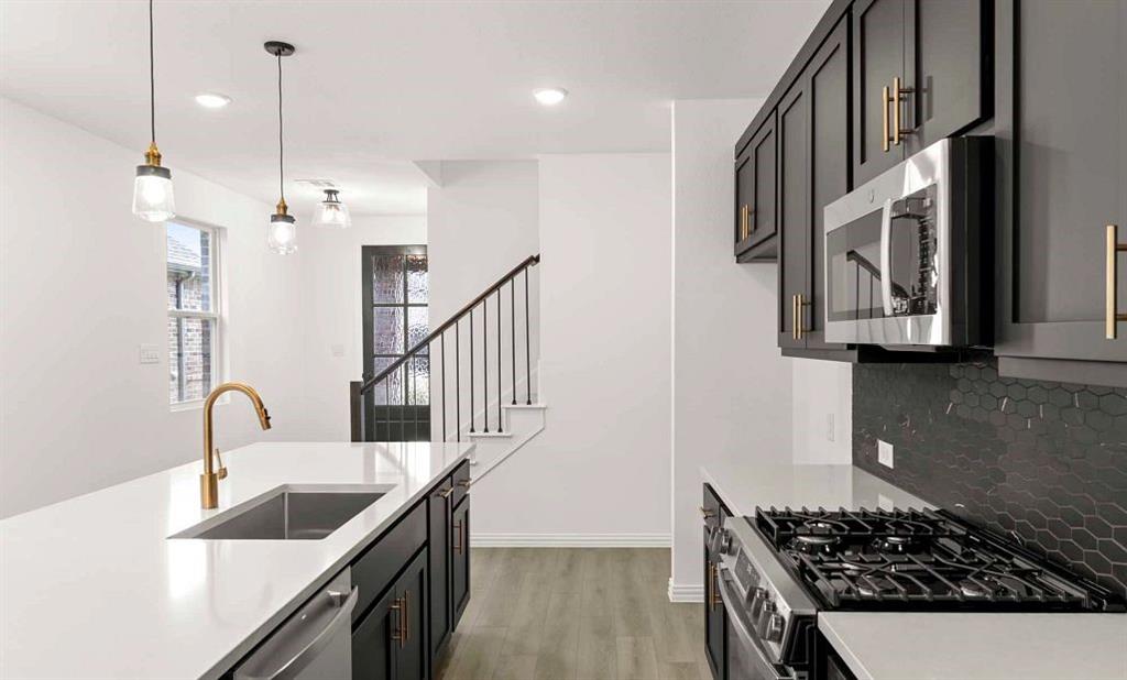 14205 Gallatin Street Property Photo 8