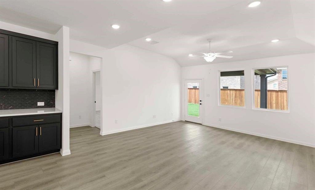 14205 Gallatin Street Property Photo 10