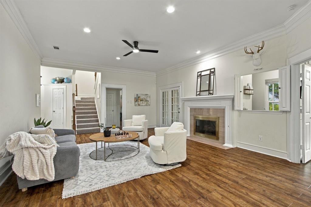 2905 Foxcreek Drive Property Photo 4