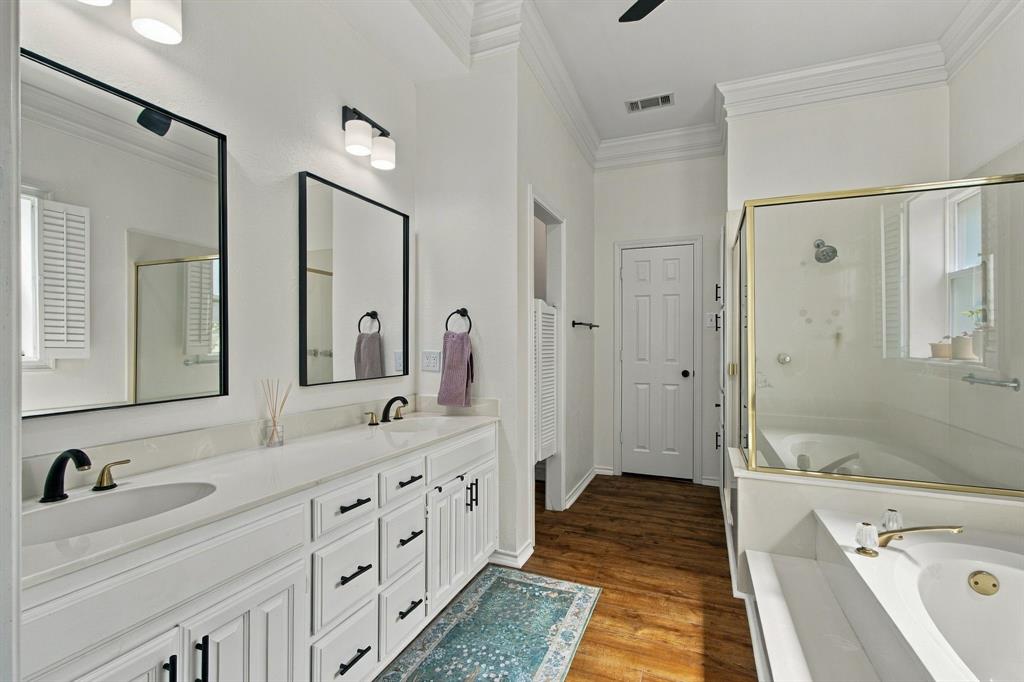 2905 Foxcreek Drive Property Photo 15