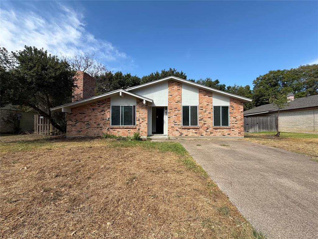2610 Fallcreek Street Property Photo 1