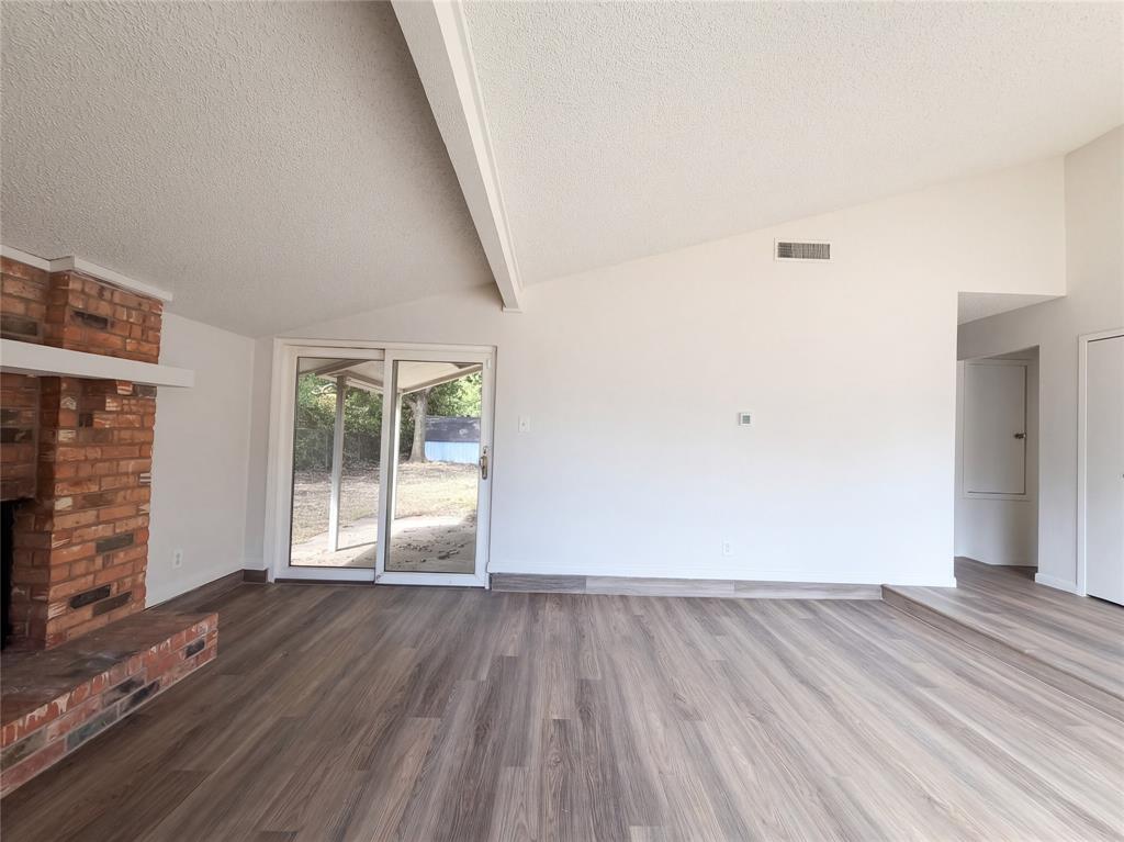 2610 Fallcreek Street Property Photo 6