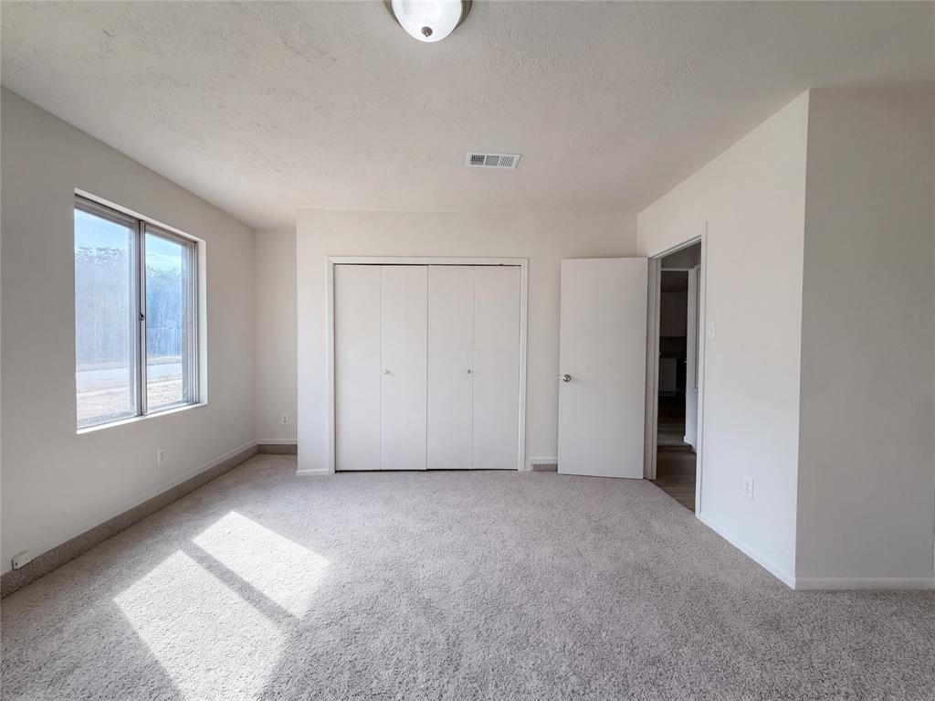 2610 Fallcreek Street Property Photo 9