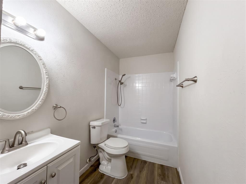 2610 Fallcreek Street Property Photo 15