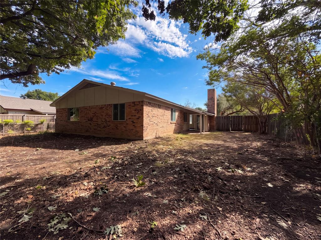 2610 Fallcreek Street Property Photo 16
