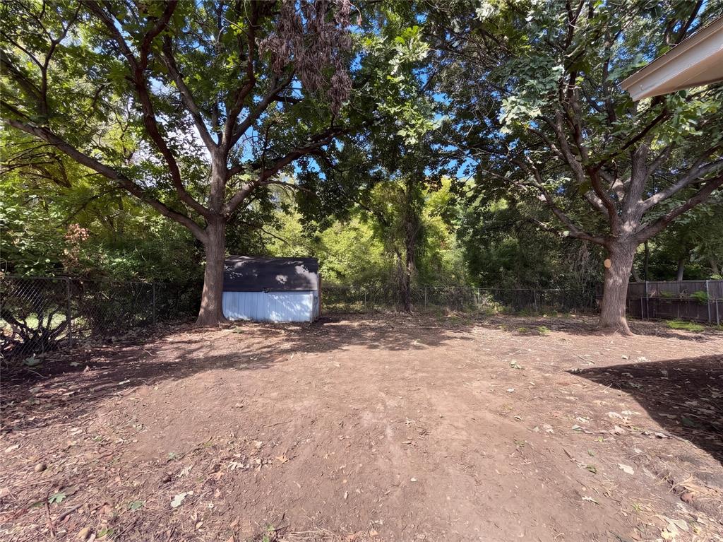 2610 Fallcreek Street Property Photo 17