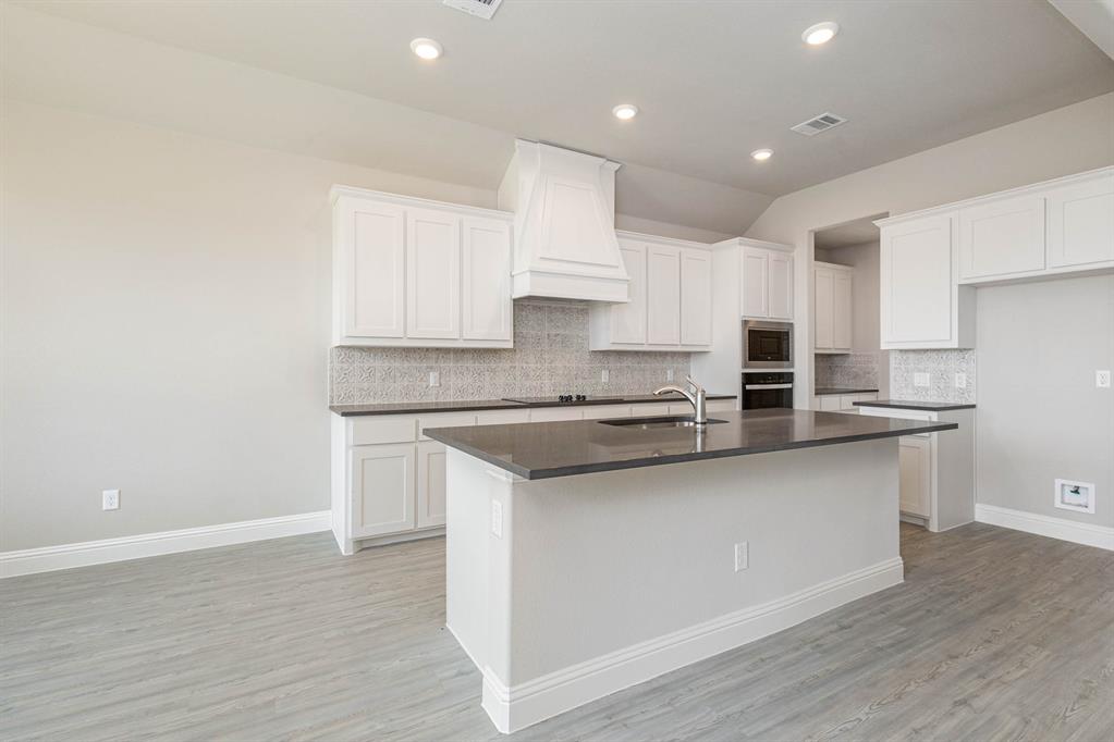 1807 Osage Court Property Photo 9