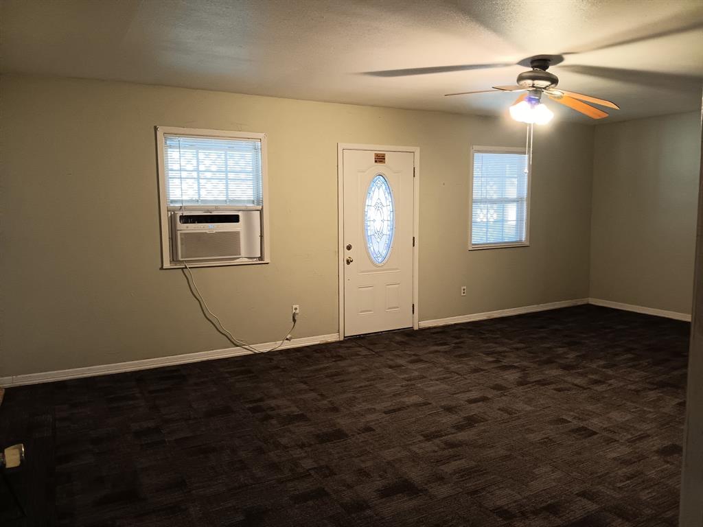 100 Pecan Street Property Photo 4