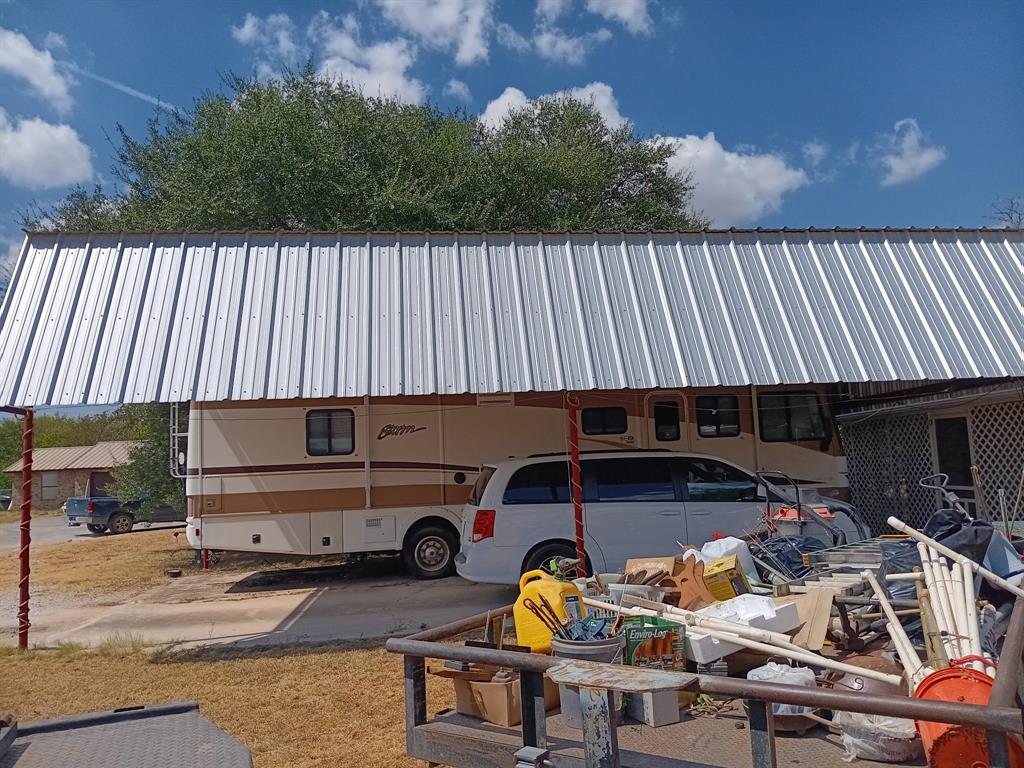 100 Pecan Street Property Photo 5