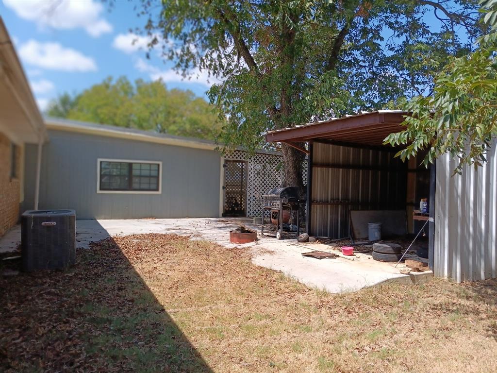 100 Pecan Street Property Photo 11