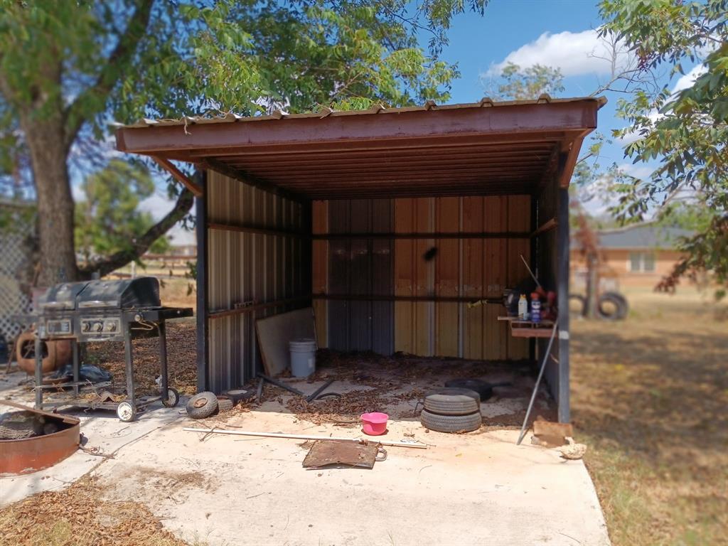 100 Pecan Street Property Photo 16