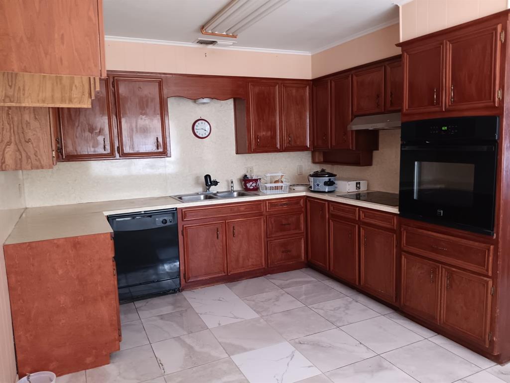 100 Pecan Street Property Photo 30