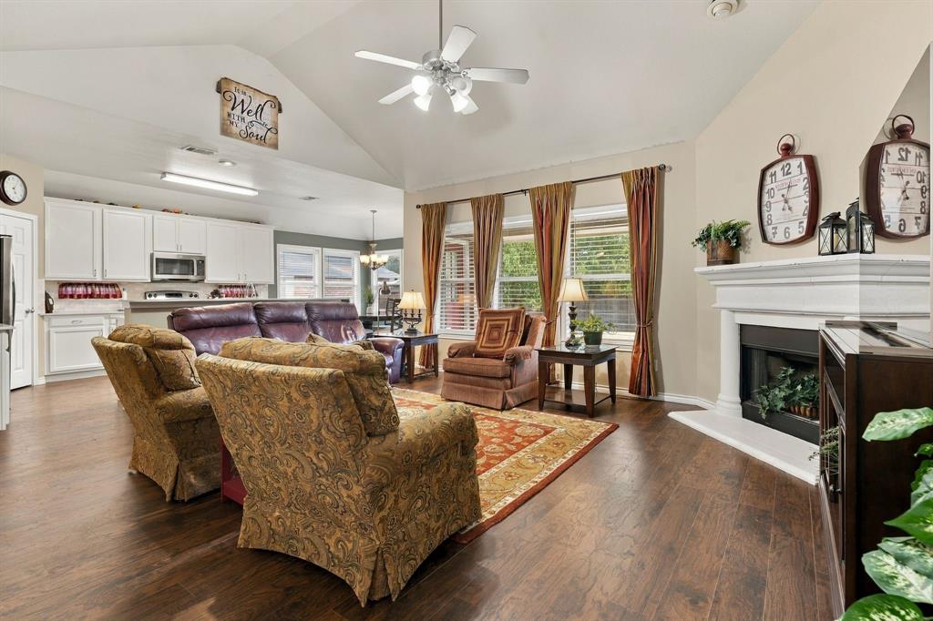 2412 Clubhouse Drive Property Photo 6