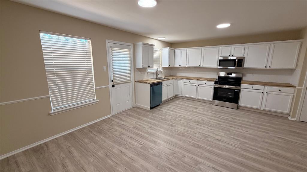 7504 Pecanwood Court Property Photo 4