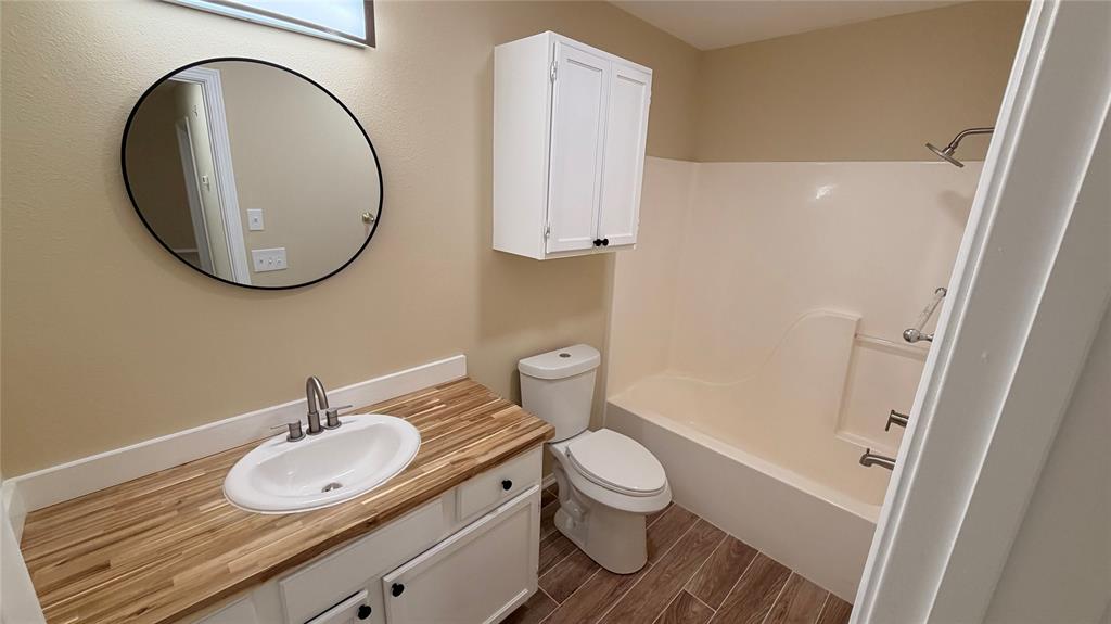 7504 Pecanwood Court Property Photo 9