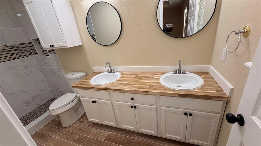 7504 Pecanwood Court Property Photo 12