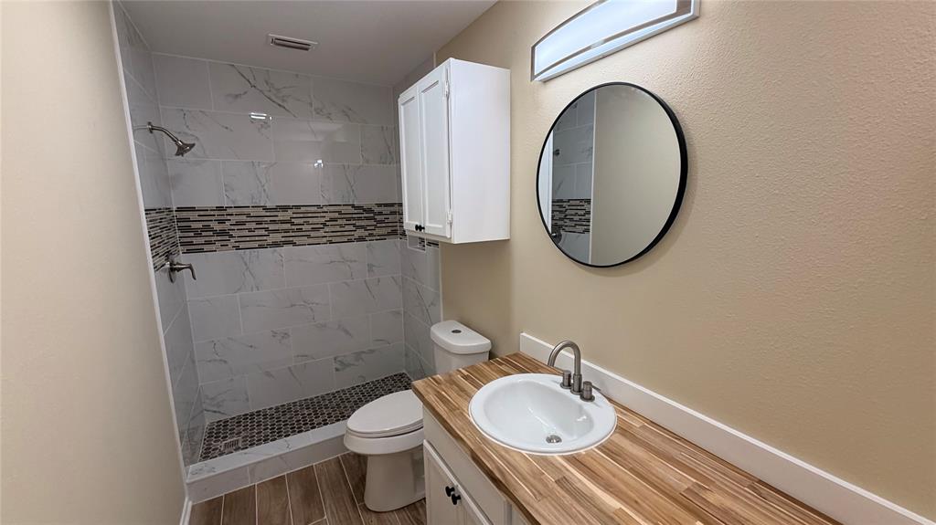 7504 Pecanwood Court Property Photo 13